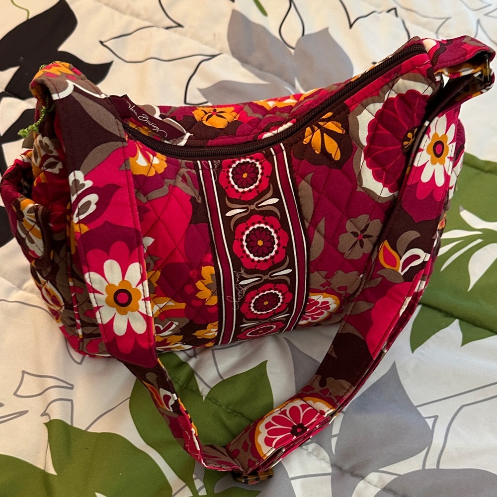 NWT- never been used. Vera Bradley Carnaby Olivia Floral Quilted Shoulder Bag - Picture 5 of 11